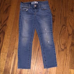 Old navy cut off skinny jeans. Girls size 8.